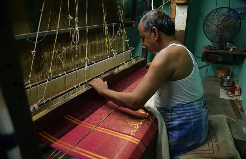 What Are Handloom Fabrics?