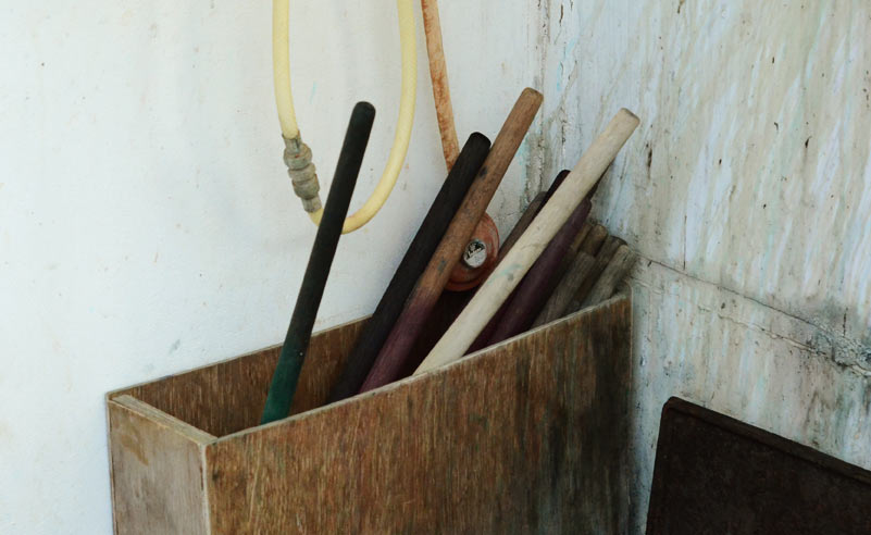 Kutch bandhani craft tools